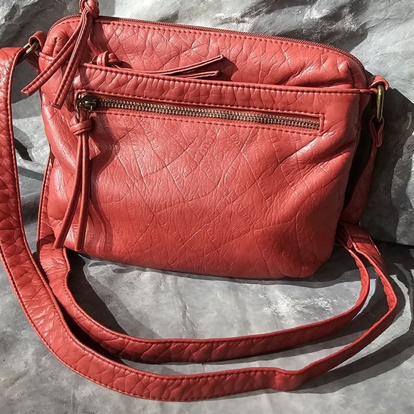 Beuno red leather crossbody purse in excellent condition - Picture 1 of 10